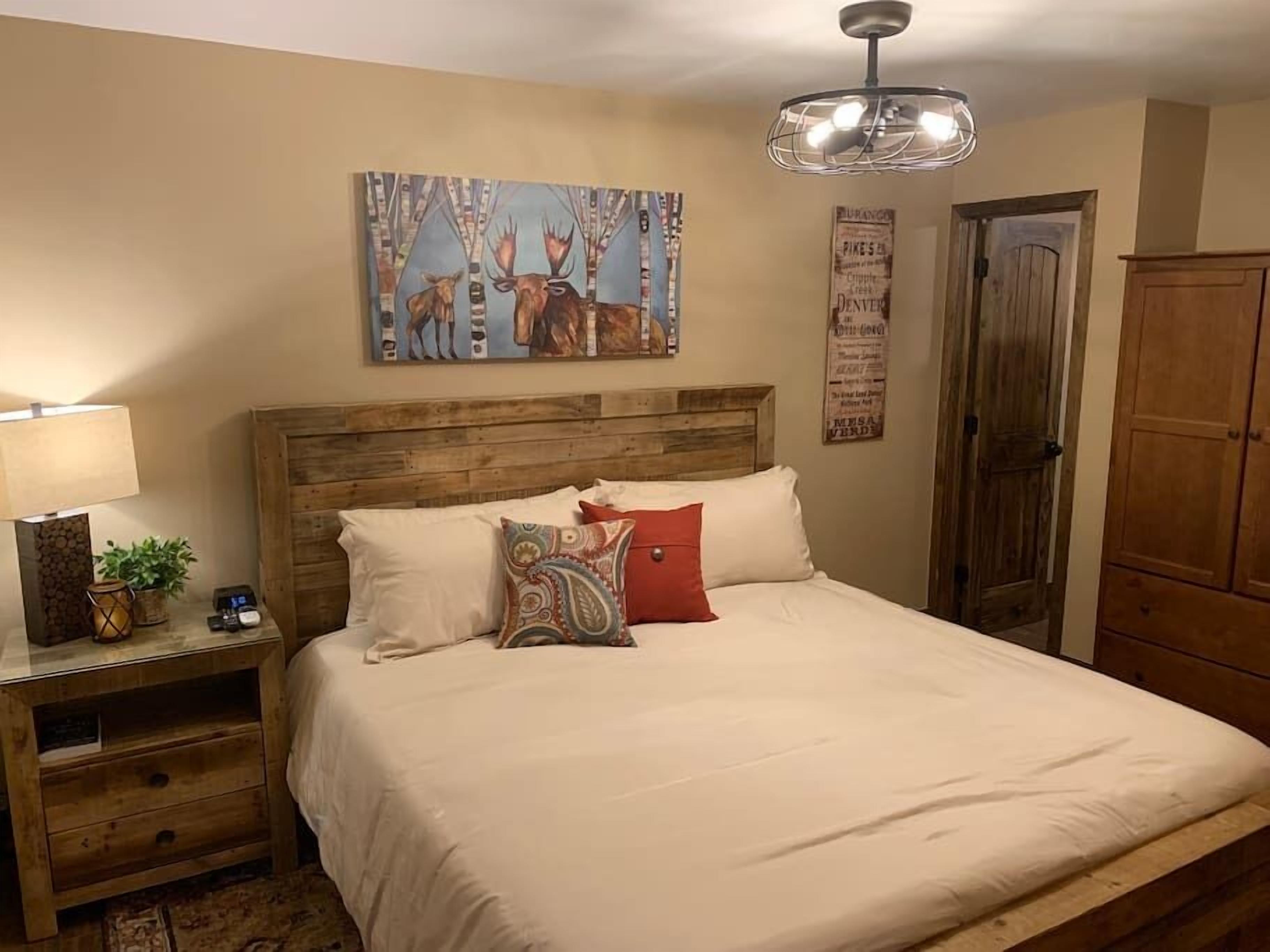 Tamarron 239 at Glacier Club-Beautiful View & Pool