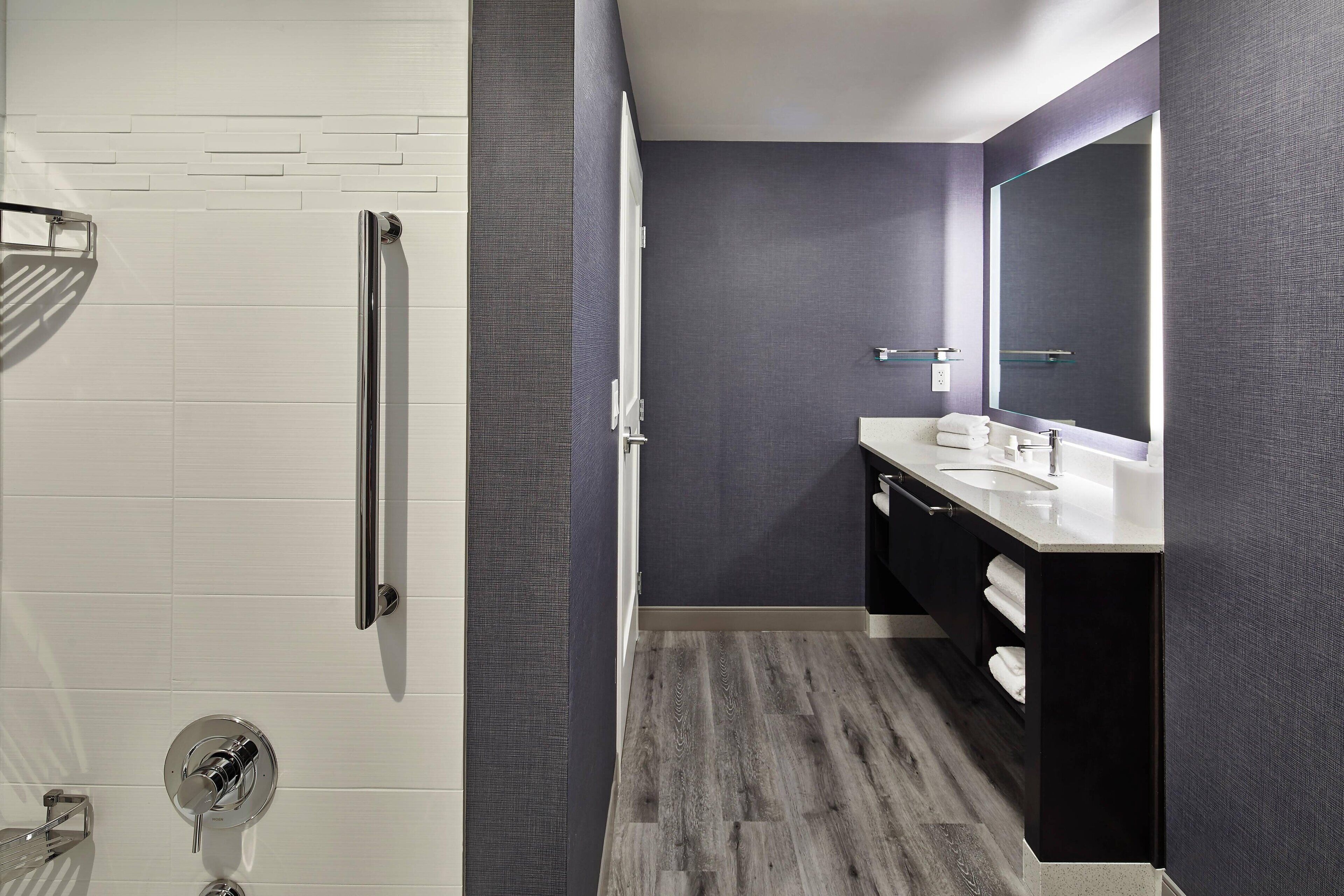 suite, 1 bedroom | bathroom | eco-friendly toiletries, hair dryer, towels, soap