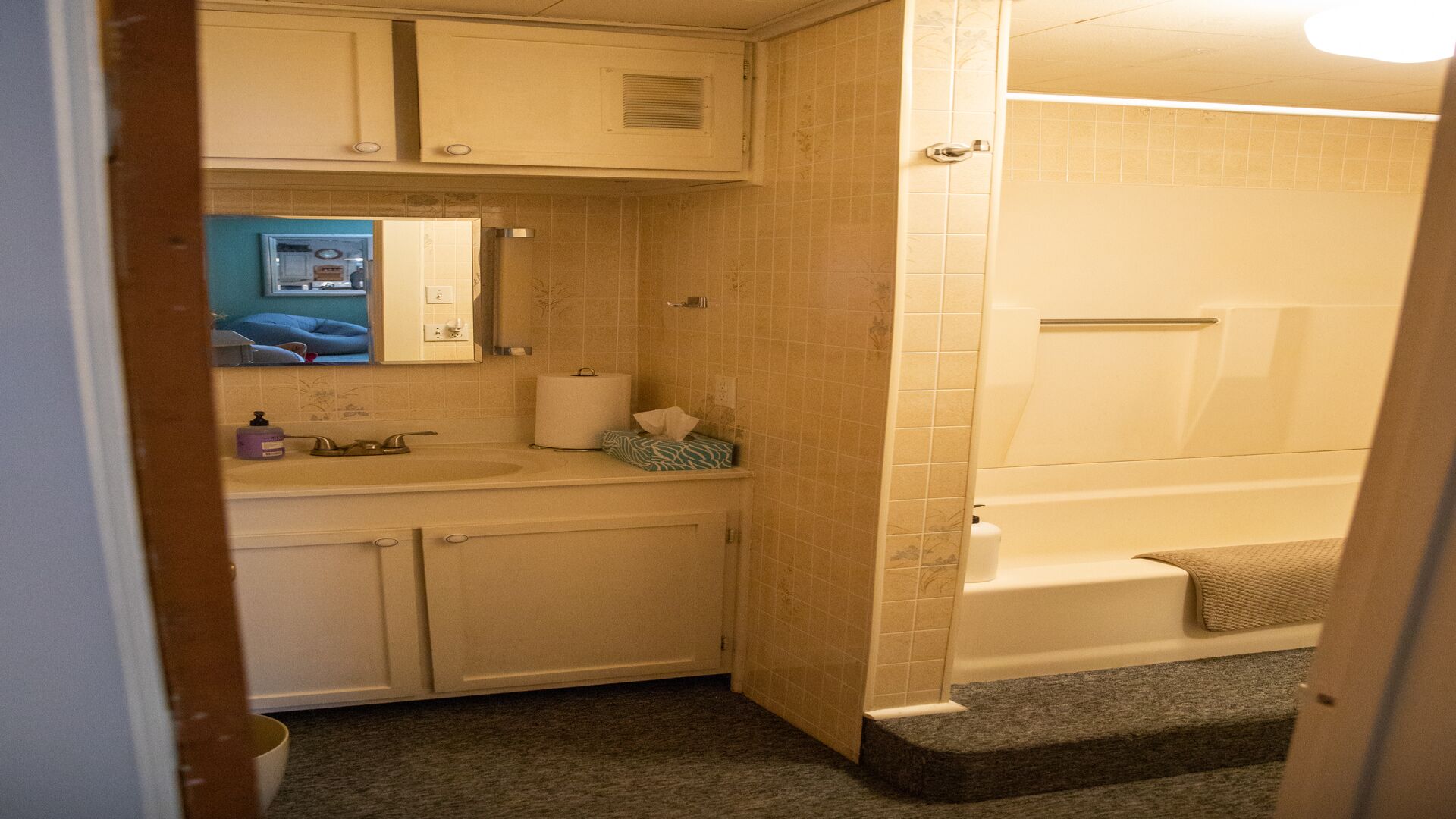 Stonington Estate Carriage Room