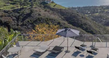 Malibu Modern Pool House