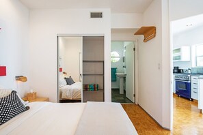 1 Schlafzimmer, Schreibtisch, Bügeleisen/Bügelbrett, kostenloses WLAN