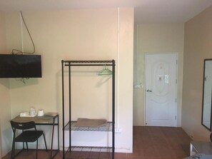 Desk, free WiFi, bed sheets - Duckling Resort And Bar (Ko Chang)