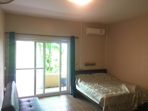 Escrivaninha, Wi-Fi de cortesia, roupa de cama