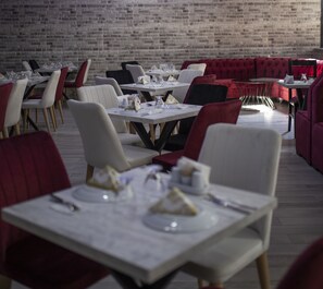 Restaurant - Vira 10 Hotel (Gonen)