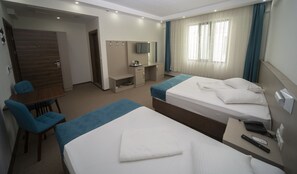 Premium bedding, down duvets, in-room safe, blackout curtains - Vira 10 Hotel (Gonen)
