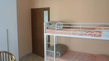 Apartemen, 1 kamar tidur | Seprai premium, meja kerja, setrika/meja setrika, dan Wi-Fi gratis