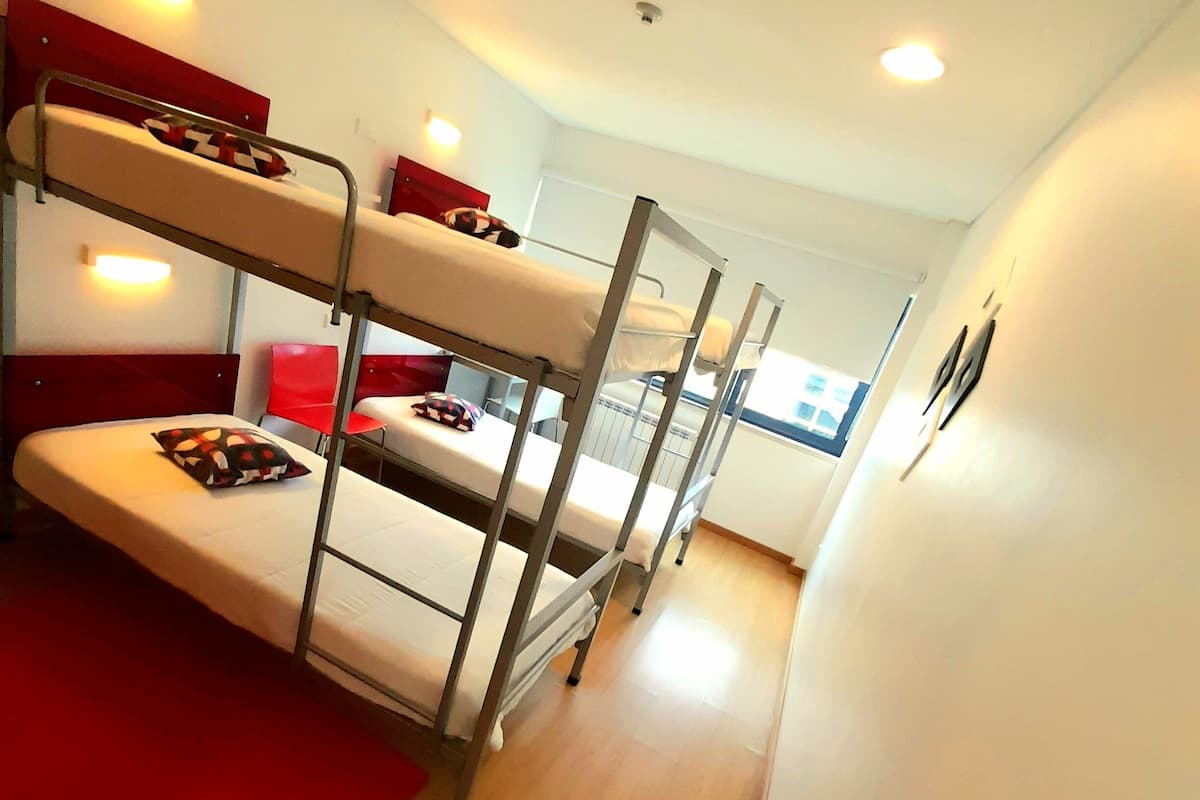 20 bedrooms, blackout drapes, free WiFi, bed sheets