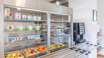 Free daily continental breakfast