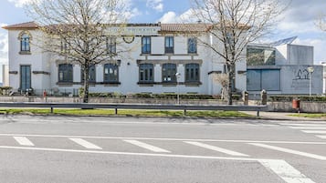 Mặt tiền nơi lưu trú