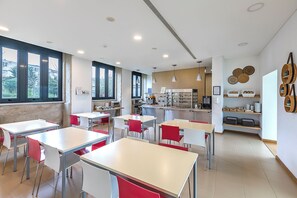 Free daily continental breakfast  - HI Vila Nova Cerveira Pousada Juventude - Hostel (Vila Nova de Cerveira)