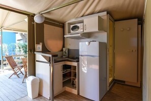 Lodge 5 personnes | Bếp nhỏ riêng | Tủ lạnh, lò vi sóng, bếp nấu, ấm điện