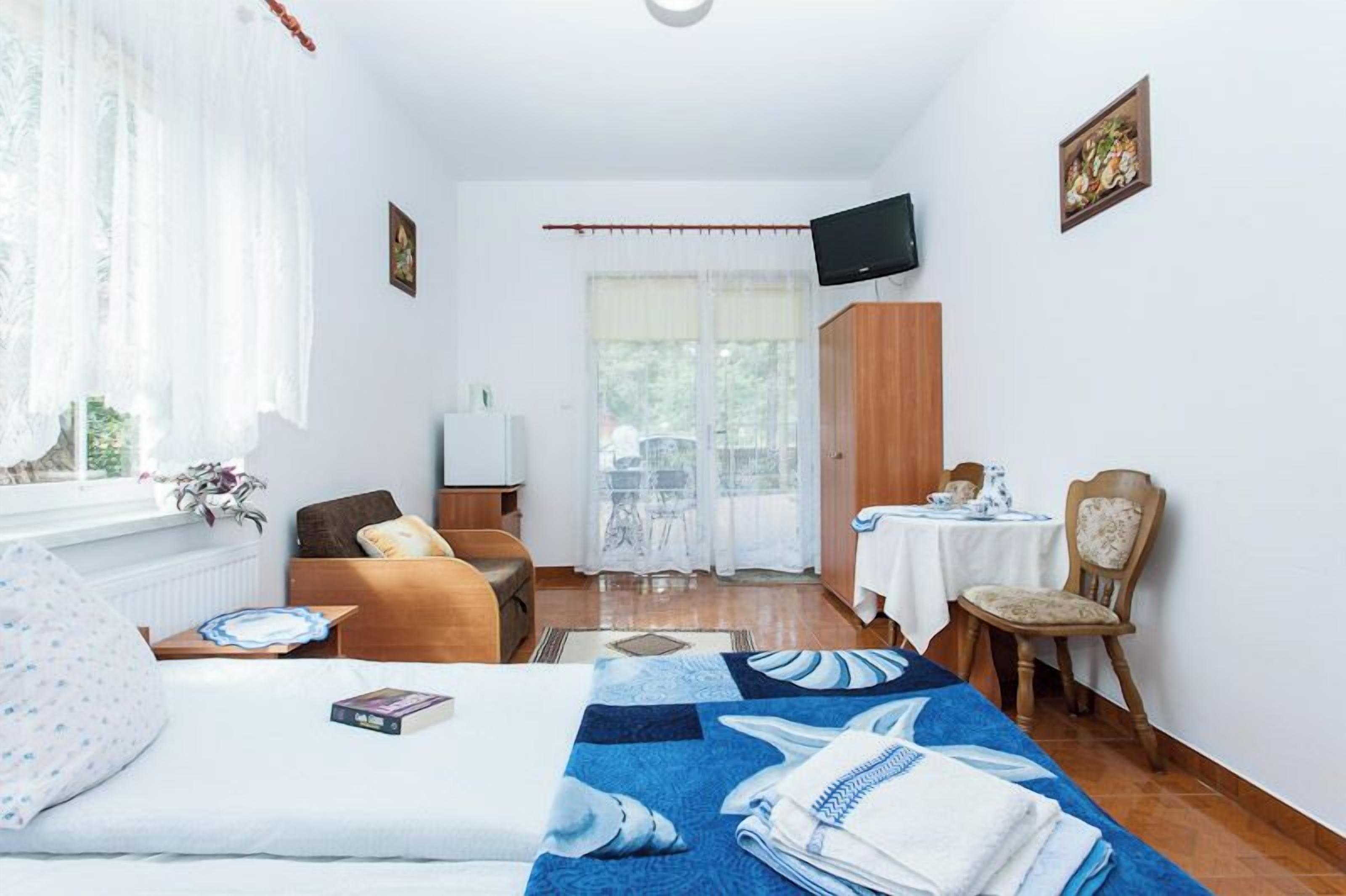 Doppelzimmer (10) | Allergikerbettwaren, Verdunkelungsvorhänge, Bügeleisen/Bügelbrett