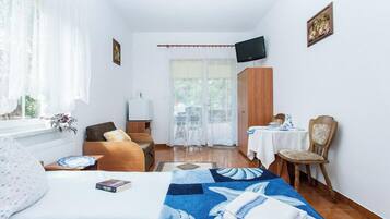 Doppelzimmer (10) | Allergikerbettwaren, Verdunkelungsvorhänge, Bügeleisen/Bügelbrett