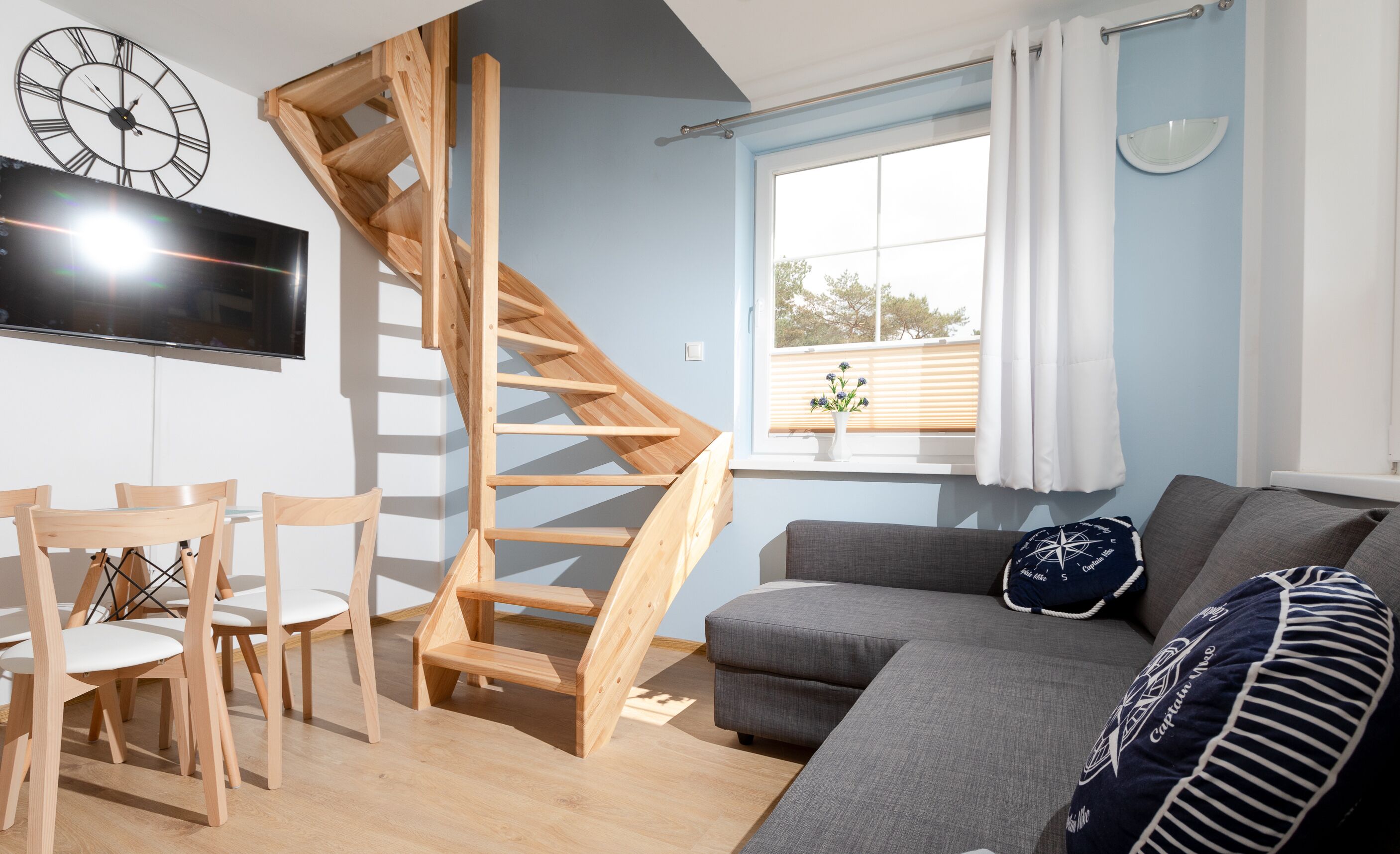 Deluxe Apartment (Dwupoziomowy Czteroosobowy) | Hypo-allergenic bedding, blackout drapes, iron/ironing board, free WiFi