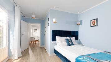 华丽公寓 (Czteroosobowy z Balkonem Francuskim) | 防过敏的被褥、遮光窗帘、熨斗/熨板、免费 WiFi