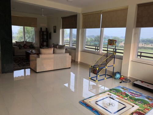 Prakash Farm est un paradis paisible de 11 acres situé dans les contreforts d'Aravalli.