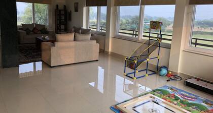 Prakash Farm est un paradis paisible de 11 acres situé dans les contreforts d'Aravalli.