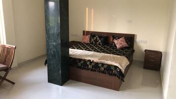 5 bedrooms, in-room safe, iron/ironing board, free WiFi
