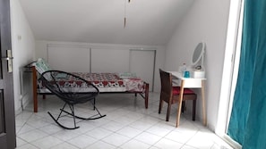 Quarto casal superior, vista para o jardim (Badamier) | Individualmente decorados, individualmente mobiliados