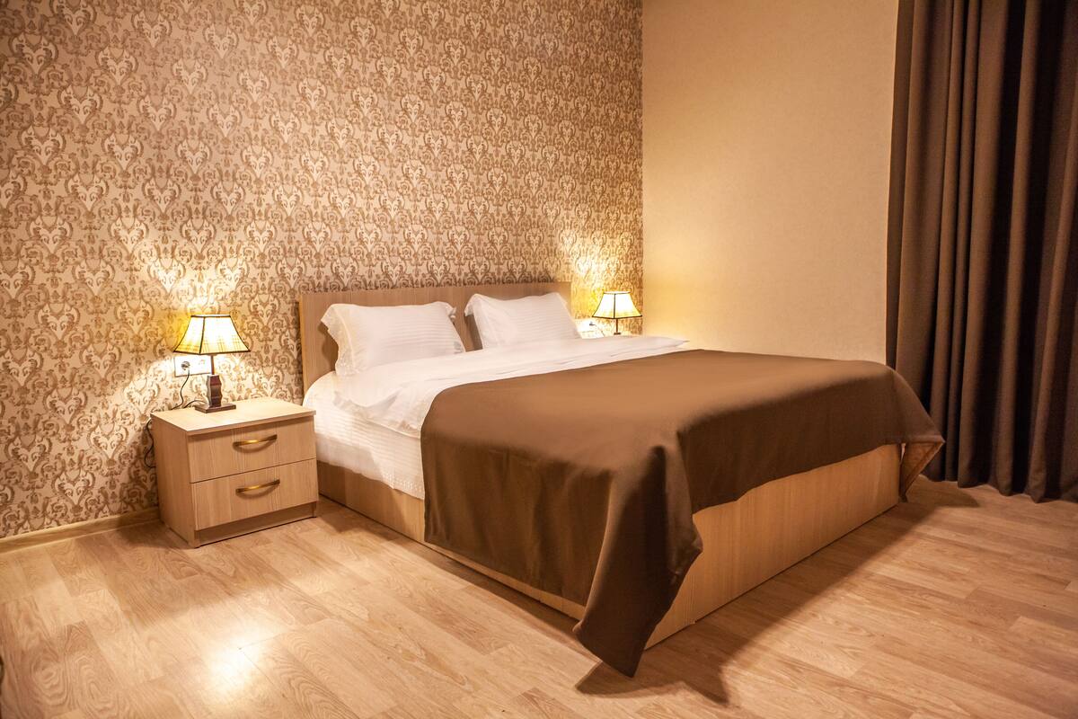 1 bedroom, in-room safe, desk, soundproofing