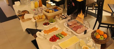 Daily buffet breakfast (EUR 12.50 per person)