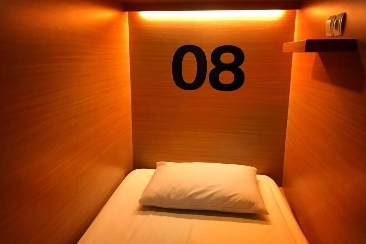 Blackout curtains, free WiFi, bed sheets