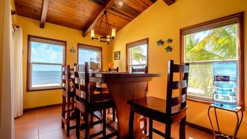 House, 4 Bedrooms | Dining