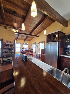 Private kitchen - Casa De Bonita 4 Bedroom Home by RedAwning (San Pedro)