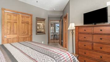 Condo, 2 Bedrooms | 2 bedrooms, desk, laptop workspace, iron/ironing board