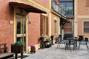 Mặt tiền nơi lưu trú