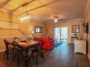 Condo, 2 Bedrooms | Dining - Willow Bend #1122 2 Bedroom Condo by RedAwning (North Myrtle Beach)