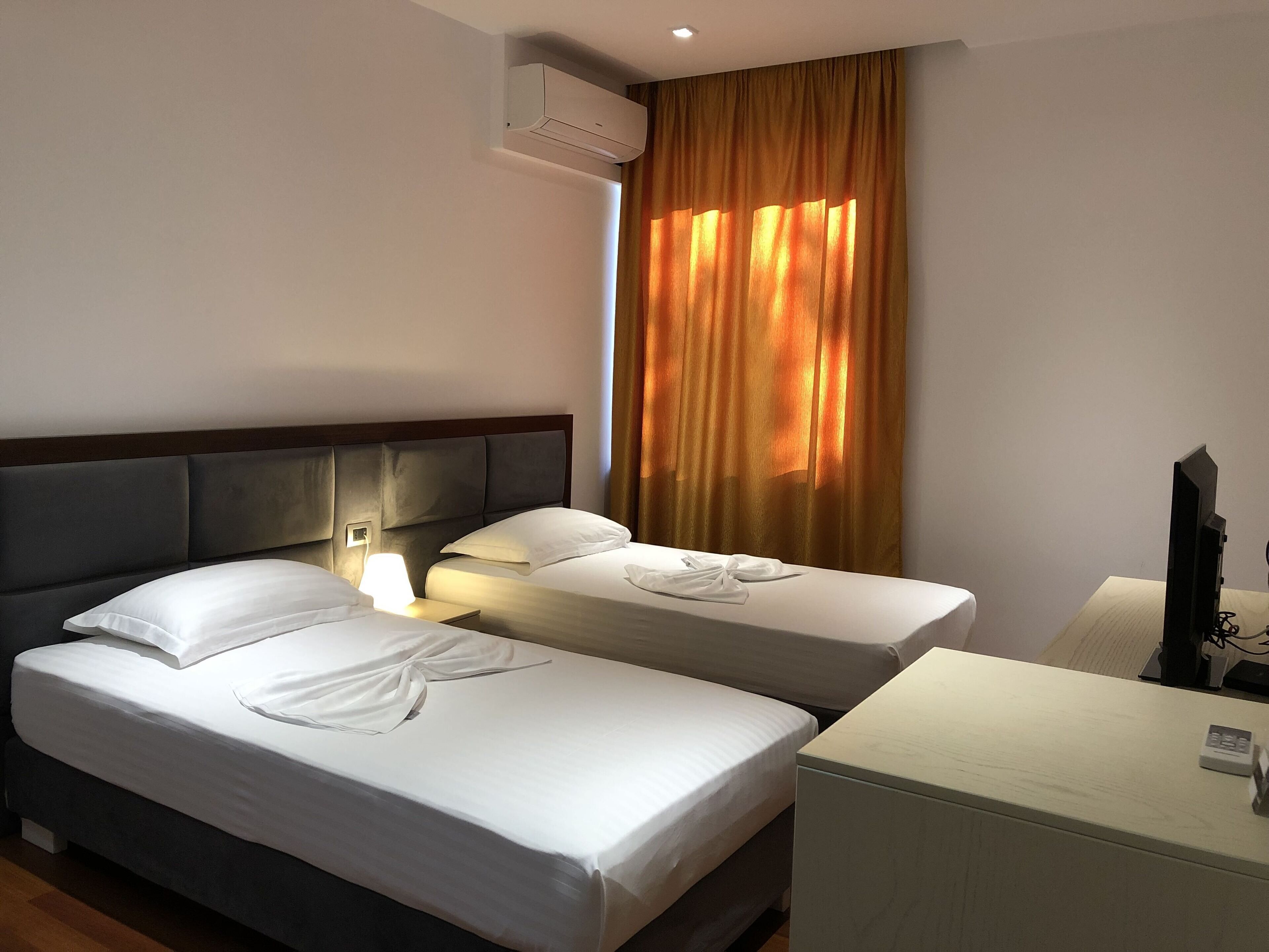 Foto - Nemesis Hotel