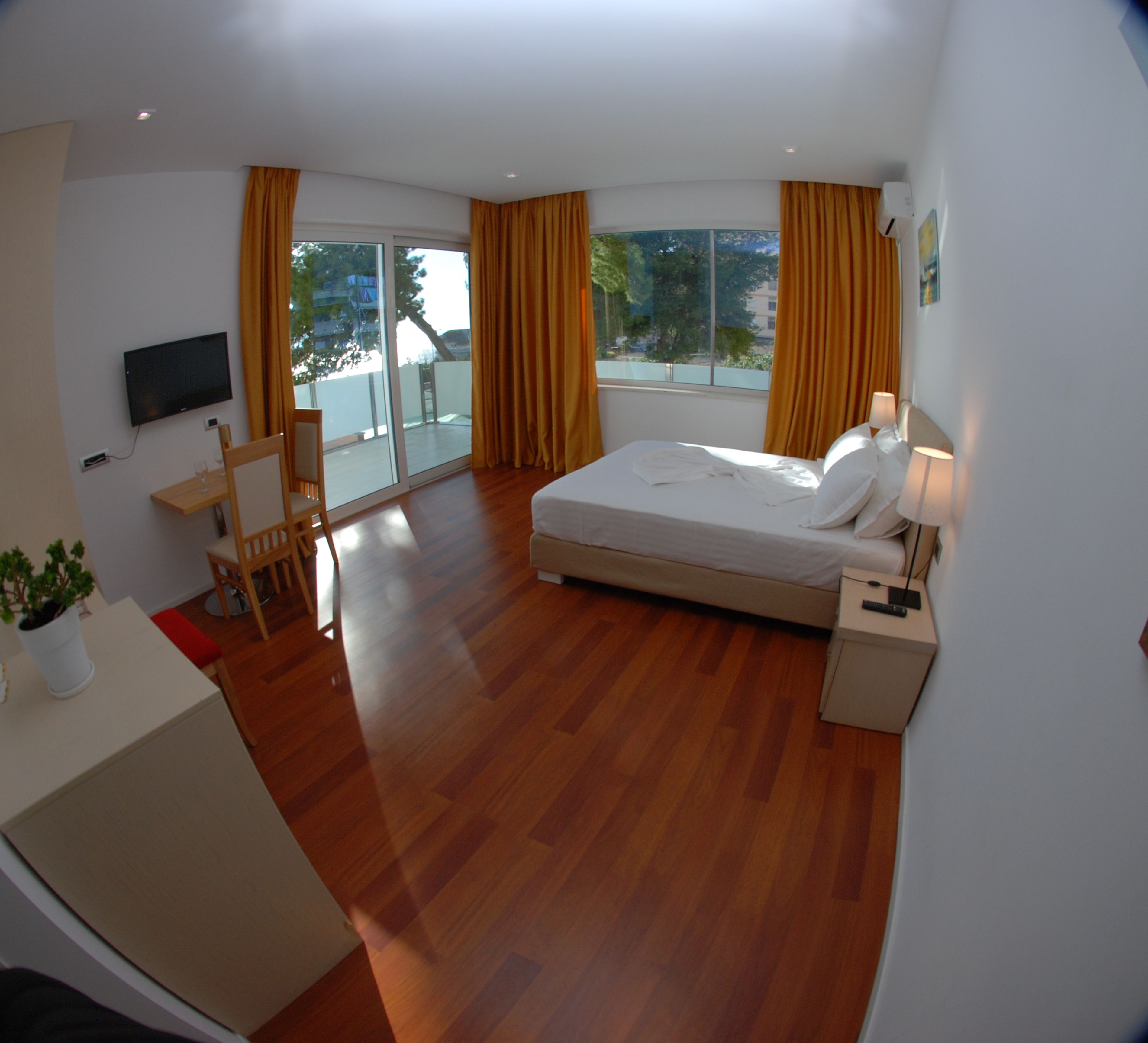 Foto - Nemesis Hotel