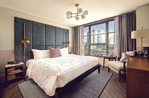 1 bedroom, Egyptian cotton sheets, premium bedding, down duvets