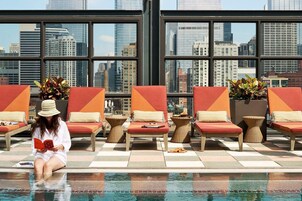 Piscina externa sazonal