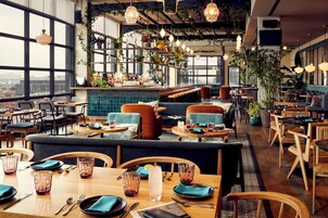 2 restaurantes, café da manhã, culinária mediterrânea