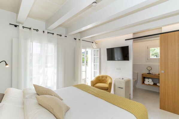 Double Room, Terrace | Egyptian cotton sheets, premium bedding, memory foam beds, minibar