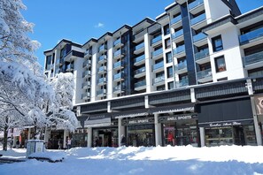 Property Building - Apt L'Outa 209 Central Chamonix Mont Blanc view Parking, Chamonix, France (Chamonix)
