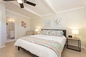 3 slaapkamers, een strijkplank/strijkijzer, reisbedje, wifi