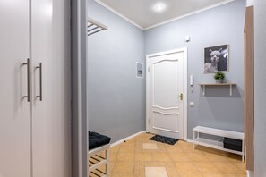 Leilighet, flere senger, ikke-røyk | Strykejern/-brett, wi-fi (inkludert) og sengetøy