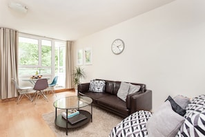 Smart TV - Regents Park & Euston 1 Bedroom Apartment (London)