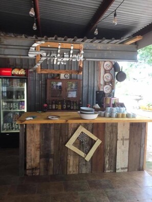 Bar (on property) - Loskop Valley Lodge and Restaurant (Groblersdal)