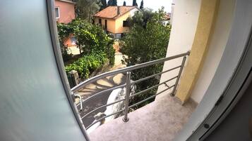 Classic Double Room, 1 Double Bed, Non Smoking, Garden View | Balcony