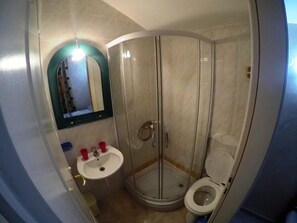 Shower, free toiletries, hair dryer, towels