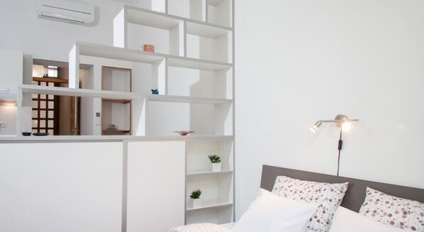 Superior Studio | Iron/ironing board, free WiFi, bed sheets - Mezzanine Apartments (Zagreb)