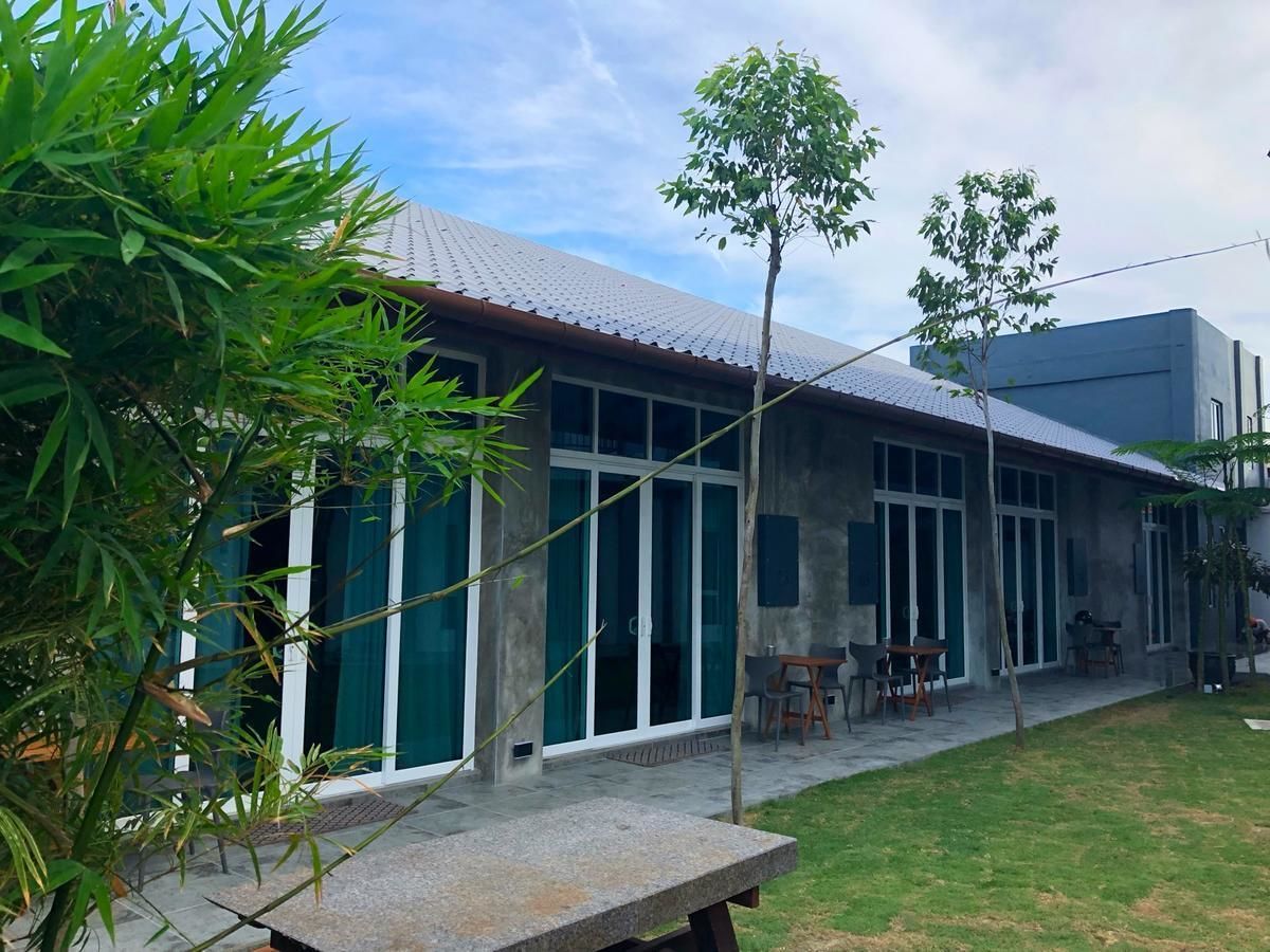 المنشأة من الخارج