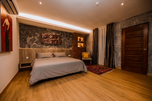 Minibar, decoración personalizada y muebles diferentes