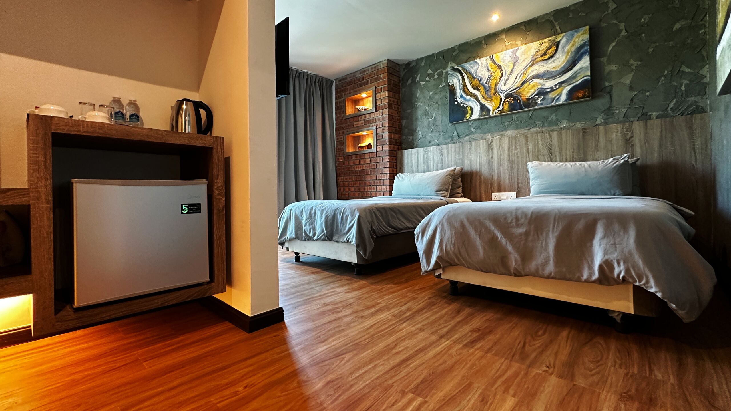 junior twin | 1 bedroom, minibar, individually decorated, individually furnished