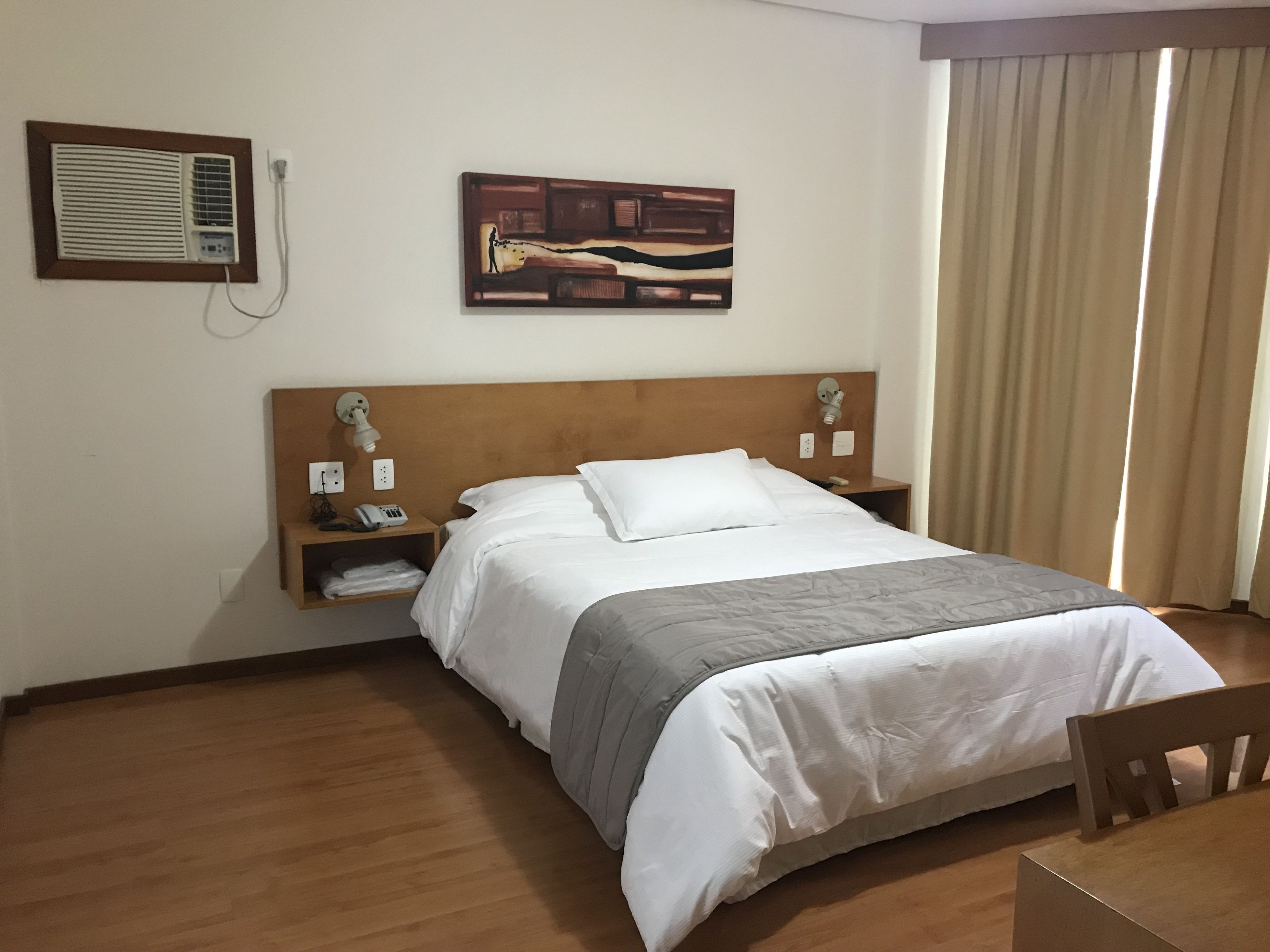 deluxe suite | minibar, desk, soundproofing, free wifi