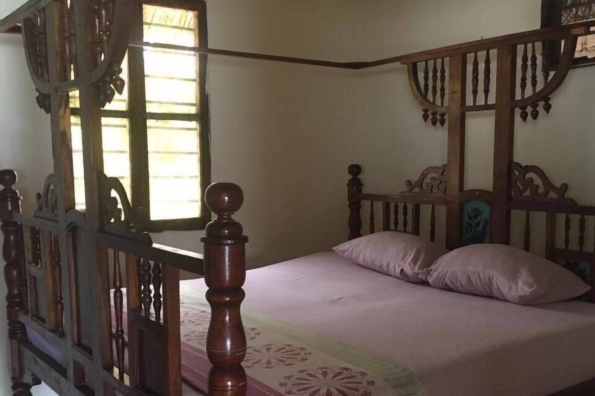 Deluxe Double Room, Shared Bathroom, Garden View (Room 2)